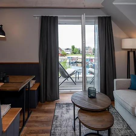 4hafenzeiten - Nie12 Memel * Niendorf (Timmendorfer Strand)